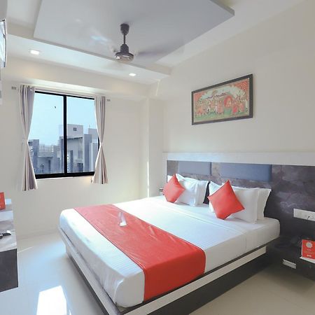 أحمد أباد Apollo Hotel المظهر الخارجي الصورة