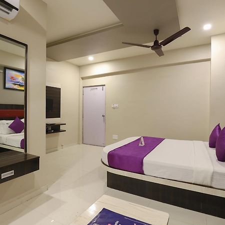 أحمد أباد Apollo Hotel المظهر الخارجي الصورة