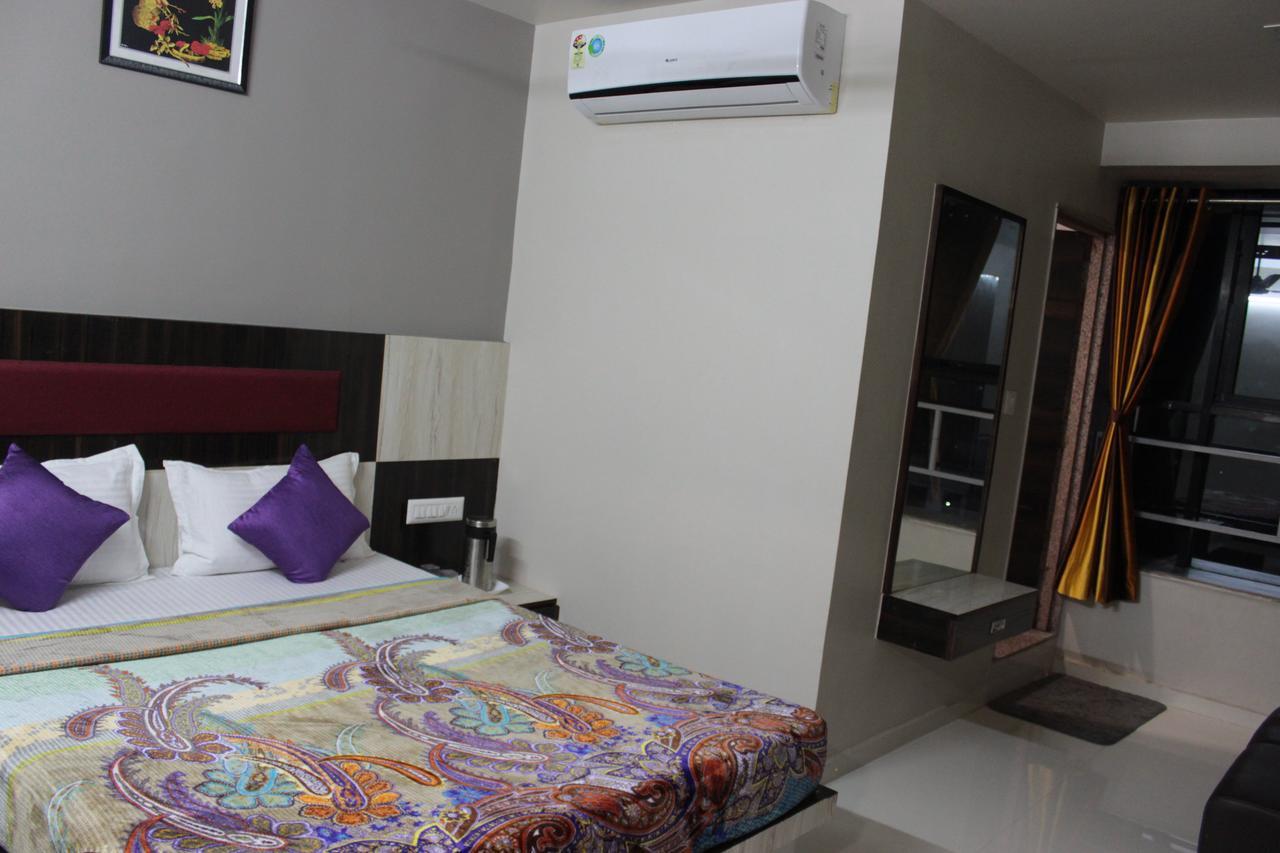 أحمد أباد Apollo Hotel المظهر الخارجي الصورة