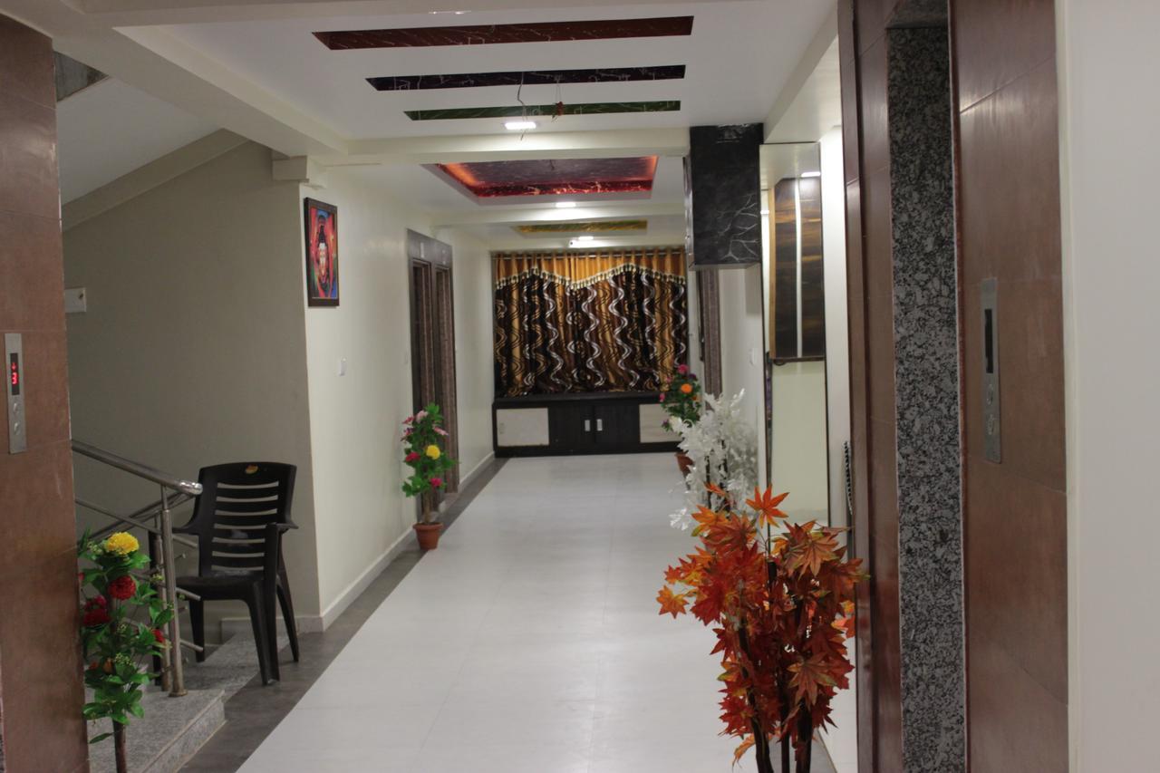 أحمد أباد Apollo Hotel المظهر الخارجي الصورة