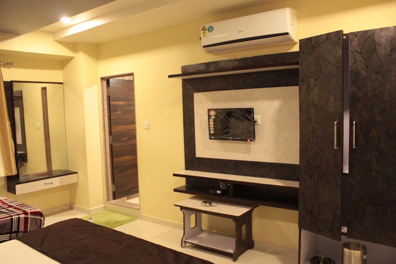 أحمد أباد Apollo Hotel المظهر الخارجي الصورة