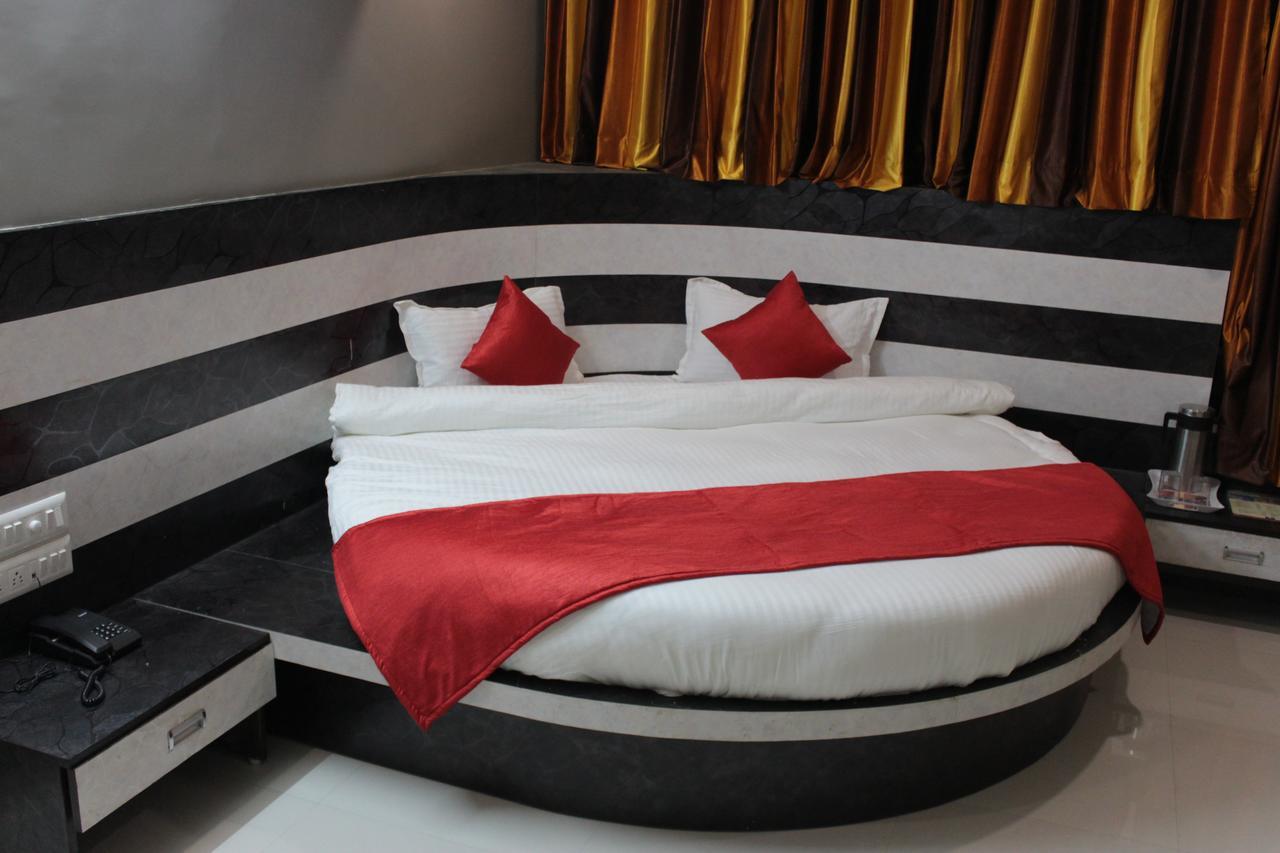 أحمد أباد Apollo Hotel المظهر الخارجي الصورة