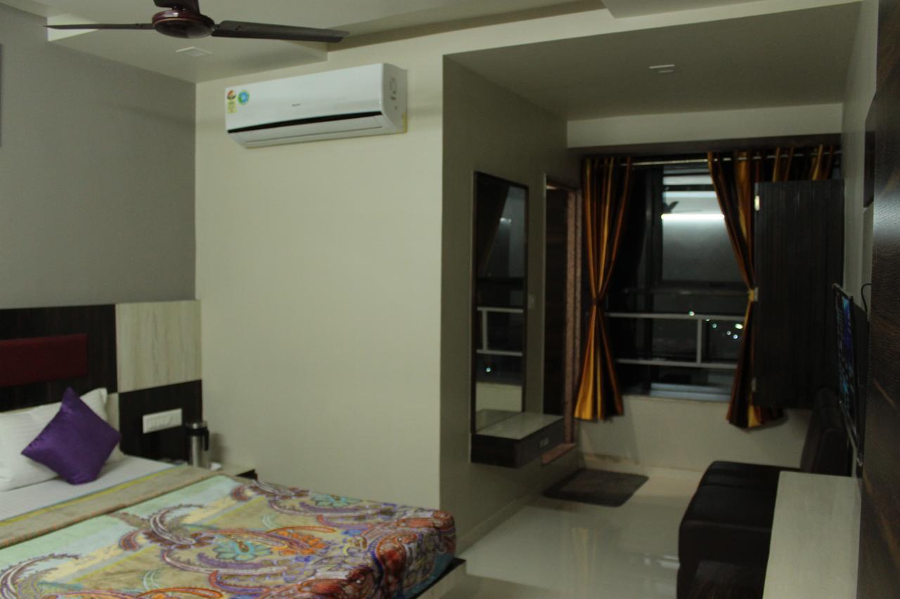 أحمد أباد Apollo Hotel المظهر الخارجي الصورة