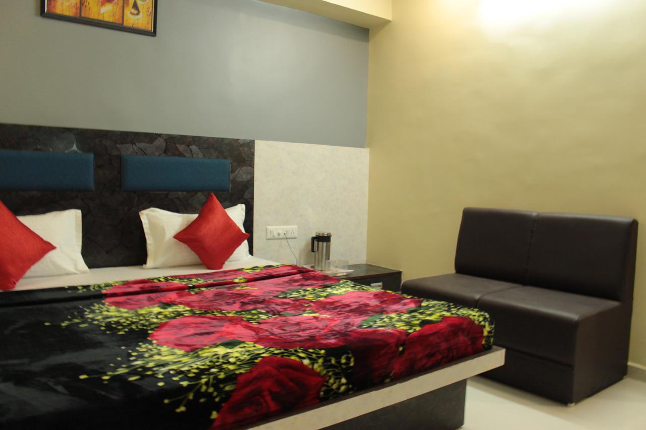 أحمد أباد Apollo Hotel المظهر الخارجي الصورة