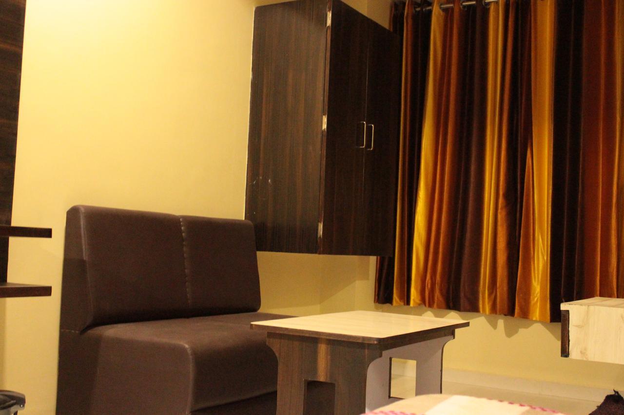 أحمد أباد Apollo Hotel المظهر الخارجي الصورة