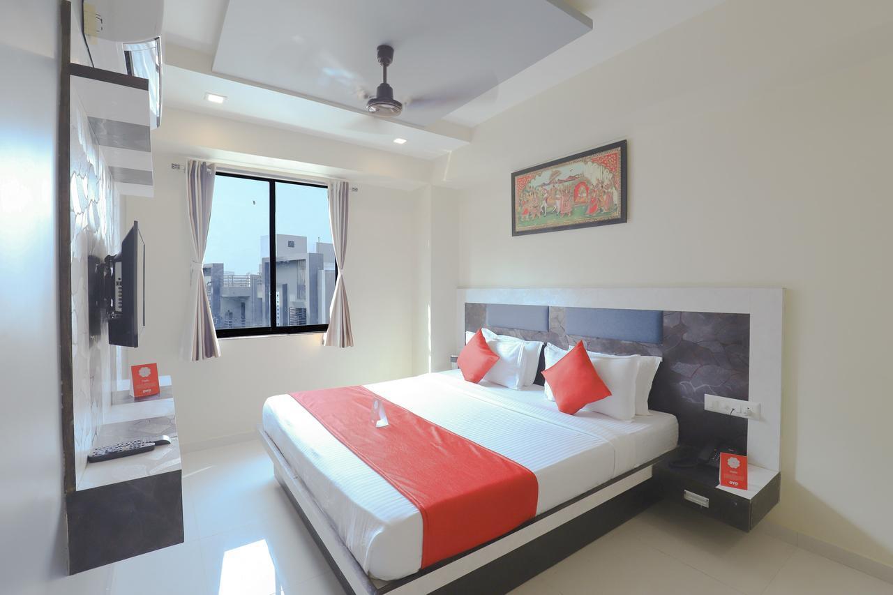 أحمد أباد Apollo Hotel المظهر الخارجي الصورة